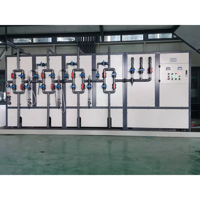 Équipement de réutilisation de l'eau de réservoir de chromage